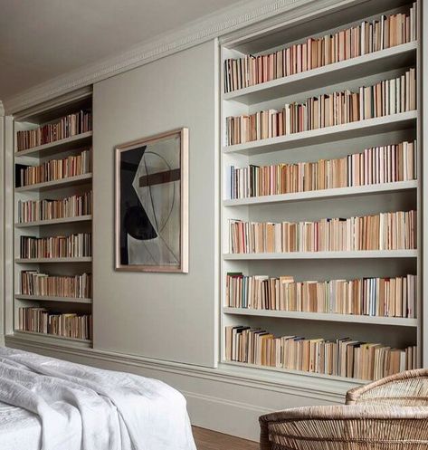 Handmade Bookshelves, Gorgeous Apartment, French Apartment, Home Staging Tips, Decorating Shelves, Dream Apartment, Home Library, Instagram Design, Book Shelf