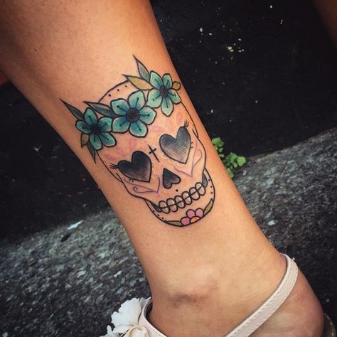 Candy Skull Tattoo Designs Skull Candy Tattoo, Bird Skull Tattoo, Sugar Skull Girl Tattoo, Small Skull Tattoo, Candy Skull Tattoo, Skull Tattoo Designs, Skull Tattoo Flowers, Sugar Skull Tattoo, Skull Girl Tattoo