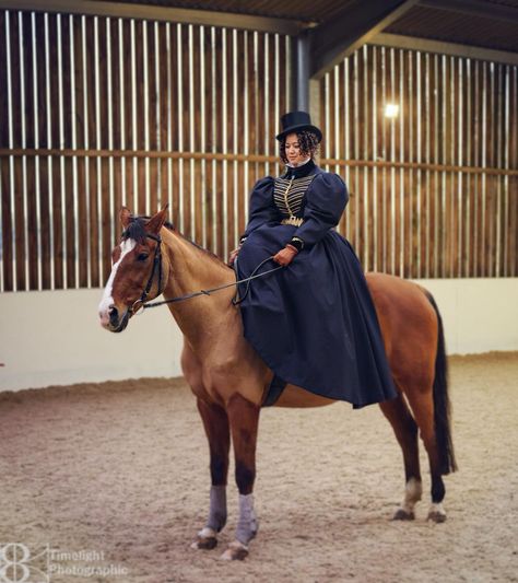 𝐋𝐞𝐞-𝐚𝐦 on Instagram: “🐴Back when I got to ride sidesaddle at @izabelapriorattire’s #paromanticweekend19 This 1830s riding habit was recreated after a portrait…” Riding Habit, Riding Helmets, Hats, On Instagram, How To Wear, Instagram