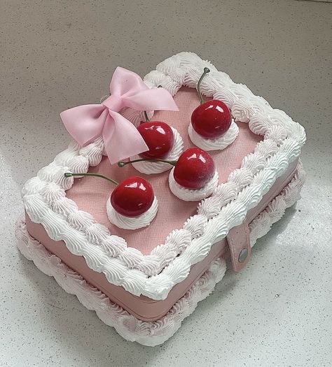 Stunning jewellery box decorated as a cake, topped with fake cherries and a bow Fake Cake Jewelry Box Diy, Coquette Gifts, Shoujo Aesthetic, Cake Boxes Diy, Jewerly Boxes, Cake Boxes, Tiramisu Cake, Jewelry Box Diy, Fake Cake