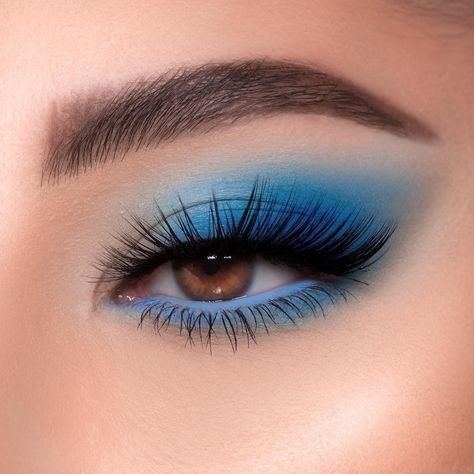 Blue Eyeshadow Looks, Blue Makeup Looks, Mekap Mata, Eyeshadow For Blue Eyes, Eye Makeup Pictures, Smink Inspiration, Eye Makeup Designs, Makijaż Smokey Eye, Colorful Eye Makeup