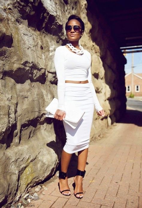 All white look with crop top and pencil skirt White Party Outfit, Monochromatic Outfit, All White Outfit, White Pencil, Wearing Sunglasses, White Outfit, Outfit Trends, Party Outfits, Fashion Mode