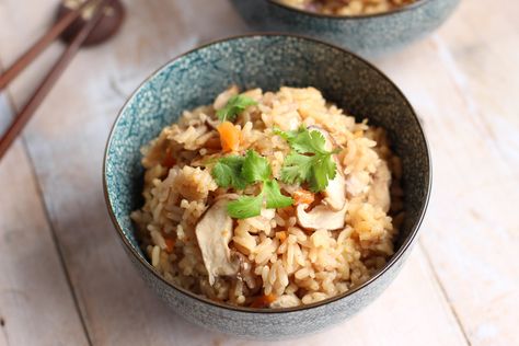 Takikomi Gohan, Dashi Powder, Japanese Rice Dishes, One Pot Wonder, Recipe Japanese, Asian Side Dishes, Chicken Mushrooms, Food Rice, Easy Japanese Recipes