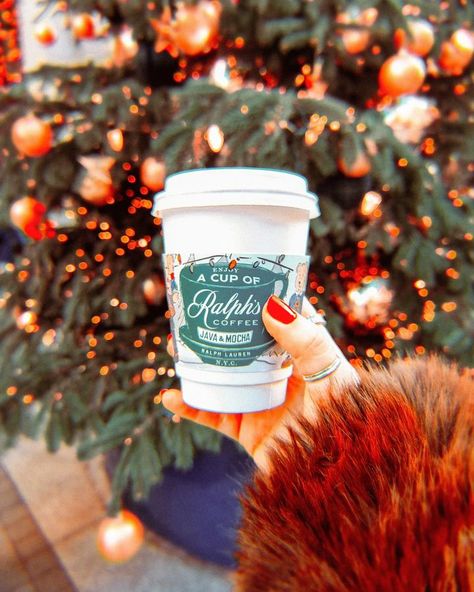 All Posts • Instagram Traditional Christmas Aesthetic, Aesthetic Christmas Lights, Ralphs Coffee, Aesthetic England, Regents Street, Chanel Christmas, Ralph Lauren Christmas, London Christmas Lights, Christmas Tree Inspo