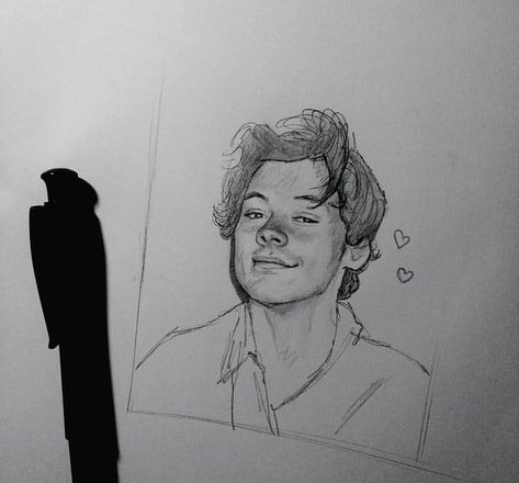 Harry Drawing, Harry Styles Dibujo, One Direction Drawings, Harry Styles Drawing, Harry Styles Cute, Pretty Drawings, Arte Sketchbook, Sketches Easy, Sketchbook Inspiration