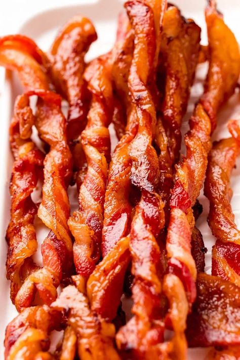 Twisted Bacon, Bacon Ideas, Bbq Chicken Dip, Brunch Foods, Bacon Mac And Cheese, Cooking Bacon, Baked Bacon, Best Bacon, Cheesy Bacon