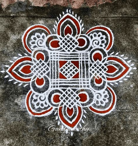 Ashwin Purnima Rangoli Design Images (Kolam Ideas) Maa Kolam Designs, Pongal Kolam Rangoli, Kolam Dots, Colour Rangoli, Small Kolam, Design Rangoli, Easy Rangoli Designs Videos, Dots Kolam, Very Easy Rangoli Designs