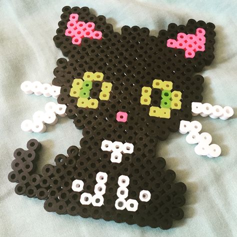 Tuxedo Cat Perler Beads, Perler Earrings, 3d Perler Bead, Melty Beads, Tuxedo Cat, Hama Beads Patterns, Diy Perler Beads, Perler Beads Designs, Fuse Beads