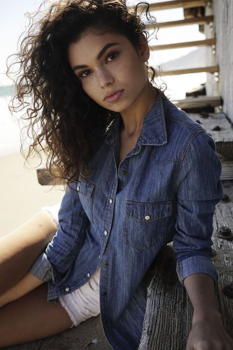 Sohni Ahmed Sohni Ahmed, Character Personality, Beauty Photography, Beautiful Woman, Naturally Curly, Face Claims, Woman Face, Beautiful People, Denim Jacket