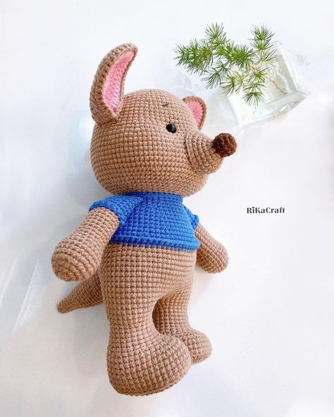 Rika craft on Instagram: “Little Roo 🦘🦘 . . . . #amigurimilove #amigurumi #amigurumis #am #amigurumidisney #amigurumikangaroo #kangaroo #crochetkangaroo #crochet…” Roo Winnie The Pooh, Disney Quilt, Crochet Bear, Yarn Art, Handmade Baby, Crochet Animals, Soft Toy, Simple Patterns, Cotton Yarn