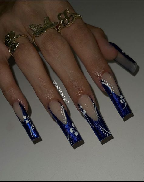 Dark Blue Nail Inspo With Design, Navy Blue Square Acrylic Nails, Navy Blue Nails Square, Navy Blue And Black Nails, Acrylic Nails Dark Blue, Dark Blue And Black Nails, Royal Blue Nails Designs Short, Dark Blue And White Nails, Blue Baddie Nails