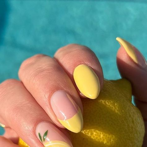 Bellissima Beauty on Instagram: "When life gives you lemons 🍋 Nails by @emmamarucci86 📸 @amyymellor #thegelbottleuk #summernails💅 #lemonnails #summernails #naildesign #lemonnailart #tgb #biabdolly #tgbclueless #tgbstudiogel #chandlersfordsalon #hampshiresalon #hampshiresmallbusiness #bellissimabeauty #hiltingbury #brightnails #yellownails #holidaynails💅 #holidaynailart #limoncello #nailfie #biabmaintenance #almondnails #naildayisthebestday #nailday" Limon Nail Art, Limon Nail, Limoncello Nails, Yellow Nails With Lemons, Lemon Slice Nails, Lemon Nails, Holiday Nail Art, Bright Nails, Yellow Nails