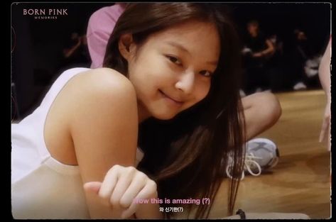 Jennie #chanel #blackpink #kimjennie #jenniekim #jennie #kpop #Jendeukie #NiNi #YGPrincess #humangucci #jennieairportfashion #humanchanel #babyaegyo #rubyjane #JENNIEXCHANEL #jenniekim #blackpinkjennie #blink #gummysmile #jennierubyjane #JNK1 #jenniesolo #yg #ygentertainment #jennieblackpink #blackpinkjennie #chanel #gucci #CocoJennie #GentleMonster #jenniexhera #hera #calvinklein #humancalvinklein #humanck #Jacquemus #jennieJacquemus #PinkVenom #ShutDown #Porsche Jennie Without Makeup, Jennie Cute, Natural Pretty, Chinese Makeup, Blackpink Icons, Jen Videos, Lisa Manoban, On Live, Live Performance