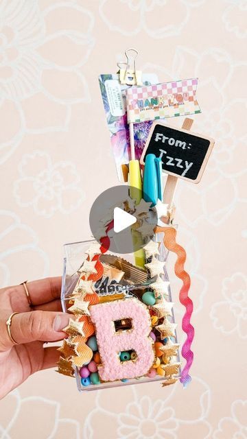 Melody Peralta | DIY + Motherhood + Holiday Inspo on Instagram: "5 Minute Teacher Appreciation Idea 🍎  Comment TEACHER for links to make this!  When it comes to Teacher Appreciation Week, I love to spoil our teachers because they do so much for our little ones! This easy idea can be put together in 5 minutes and it's such a cute way to say thanks!  The milk carton is from the Bullseye section, but I also shared some cute glass alternatives along with the other supplies!  SAVE this for later and TAG a friend who needs some ideas!  . #teacherappreciationweek #teacherappreciation #teacherappreciationday #ThankstoTeachers #endofyeargifts #teachergiftideas Teacher Appreciation week ideas, ideas for teachers, end of school year, teacher present ideas, last day of school" Teacher Appreciation Week Ideas, Appreciation Week Ideas, Appreciation Gifts Diy, Teacher Appreciation Gifts Diy, Ideas For Teachers, Holiday Inspo, Teacher Birthday, Presents For Teachers, Present Ideas