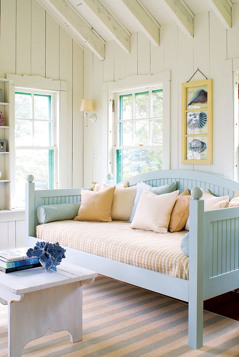 Make any home feel like a beach cottage brimming with coastal charm. Read more in our April 2014 feature, "Find Your Maine Style." Photo by James R. Salomon. Beachy Wallpaper, Casa Country, Geek Decor, Coastal Living Rooms, Casa Vintage, Coastal Bedrooms, Beach Cottage Decor, Style Cottage, Beach House Interior