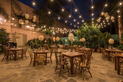 Rooftop Bar Design, Backyard Restaurant, Mexican Restaurant Decor, Outdoor Restaurant Patio, Rooftop Restaurant Design, Mexican Seafood, Small Restaurant Design, Outdoor Restaurant Design, Restaurant Exterior