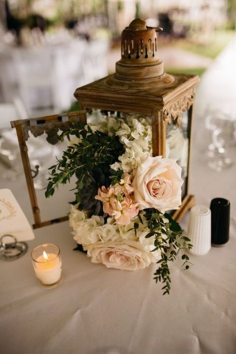 Wedding Centerpieces With Lanterns, Centerpieces With Lanterns, Wedding Centerpieces Gold, Wedding Centerpieces Lanterns, Hydrangea Design, Table Lantern, Diy Lantern, Lantern Centerpiece Wedding, Lantern Centerpiece