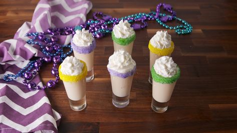 Rumchata And Fireball, Cordial Cocktails, Mardi Gras Party Food, Fireball Recipes, Mardi Gras Drinks, Shots Recipes, Cake Shot, Mardi Grad, Regional Recipes