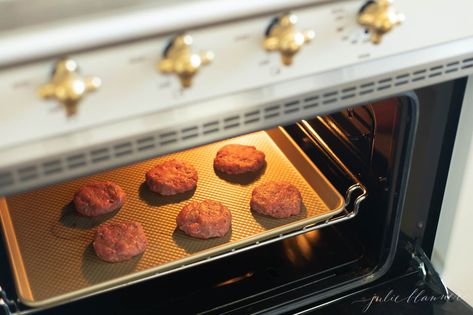 Mini Burgers In The Oven, Oven Burgers, How To Make Burgers, Baked Hamburgers, Angus Burger, Bison Burgers, Easy Burgers, Clean Baking, Healthy Burger