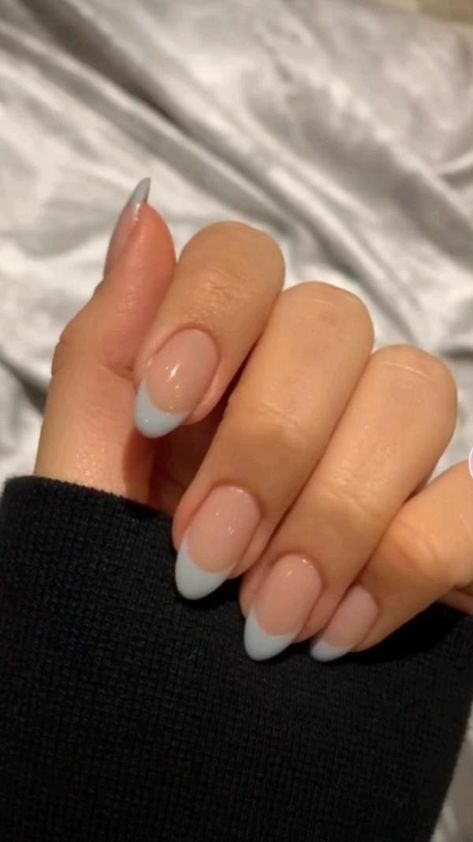 Cute Minimalist Nails Short Simple, Nails Acrylic Inspiration Almond, Nail Inspo Pastel Colors, Aesthetic Minimal Nails, Aesthetic Nail Inspo Simple, Short Acrylic Nails Aesthetic, Half Tip Nails, Simple Nails Acrylic Short, Trending Acrylic Nails 2023