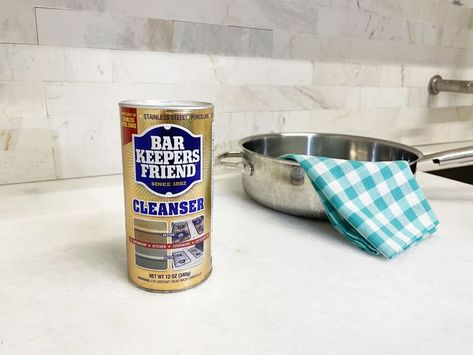 10 Ways to Use Bar Keepers Friend for a Sparkling Home Homemade Window Cleaner, Window Cleaner Recipes, Barkeepers Friend, Martha Stewart Kitchen, Window Cleaner Homemade, Powder Cleanser, Oxalic Acid, Cleansing Powder, Bar Keepers Friend