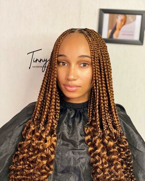 Braids With Curly Ends Hairstyles, Curly Ends Hairstyles, Short Knotless Braids, Knotless Braids With Curly Ends, Short Knotless, Braids And Curls, Natural Hair Flat Twist, Coi Leray Braids, Braids With Curly Ends