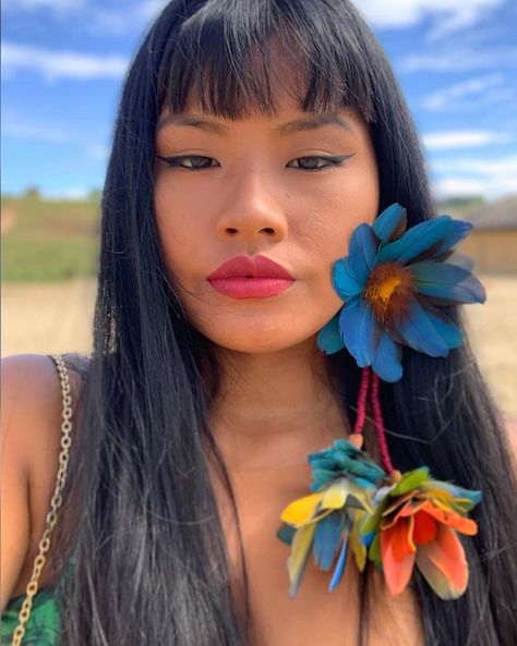 American Indian Artwork, Indigenous Americans, Goth Beauty, Reaction Face, Amazon Beauty Products, Beautiful Lips, American Beauty, Art Model, Girls In Love