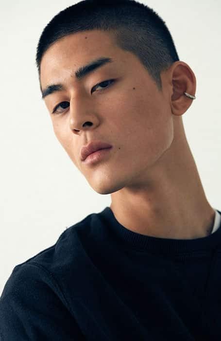 25 Cool Korean Haircuts for Men in 2023 - The Trend Spotter Asian Guys Haircut, Short Asian Men Hair, Short Mens Haircut Korean, French Crop Hair Men Asian, Korean Buzzcut, Asian Male Haircut Short, Korean Man Haircut, Korean Haircut Men Straight Hair, Asian Buzz Cut