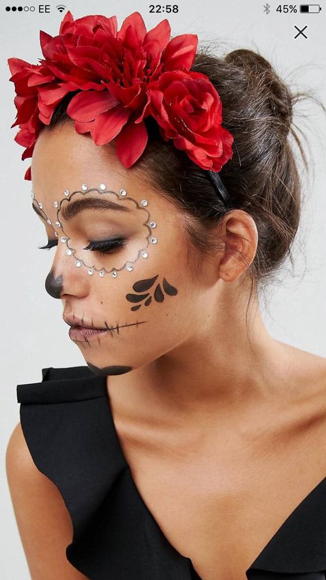 Sugar Skull Simple Makeup, Dias Los Muertos Makeup, Easy Calavera Makeup, Easy Diy Day Of The Dead Makeup, Simple Dia De Los Muertos Makeup Ideas, Day Of The Dead Face Paint Simple, Kids Dia De Los Muertos Makeup Ideas, Day Of The Dead Kids Makeup, Dia De Los Muertos Costumes For Women Diy