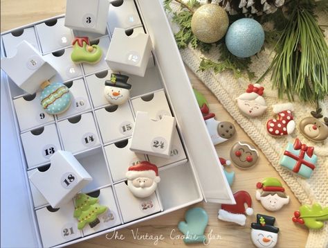 Cookie Advent Calendar Packaging, Diy Cookie Advent Calendar, Christmas Advent Calendar Cookies, Christmas Cookie Advent Calendar, Advent Cookie Calendar, Advent Calendar Cookies, Advent Cookies, Calendar Cookies, Cookie Advent Calendar