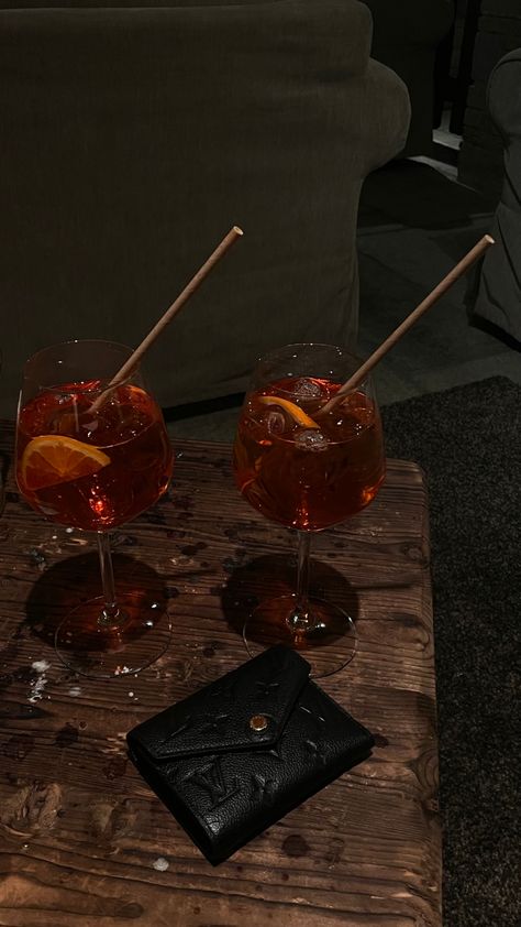 Aesthetic Aperol Spritz, Girls Cocktail Night Aesthetic, Dark Academia Cocktail, Cocktail Night Aesthetic, Cocktail Aesthetic Night, Dark Restaurant Aesthetic, Dark Academia Girls, Girl Night Aesthetic, Aperol Spritz Aesthetic