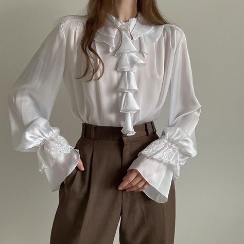 Poet Shirt Outfit Women, Pirate Blouse Outfit, Pirate Blouse Women, Royal Core Outfits Modern, Prince Core Outfits, Royal Academia Outfits, Poet Shirt Outfit, White Academia Outfit, Royal Core Aesthetic Outfits