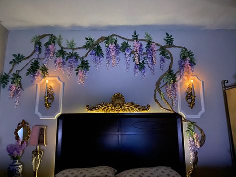 Fake Wisteria Decor Bedroom, Wisteria Bedroom Decor, Wisteria Room Decor, Wisteria Room, Organization Closet Storage, Coffee Table Shabby Chic, Garden Wisteria, Throw Pillow Ideas, Closet Storage Solutions