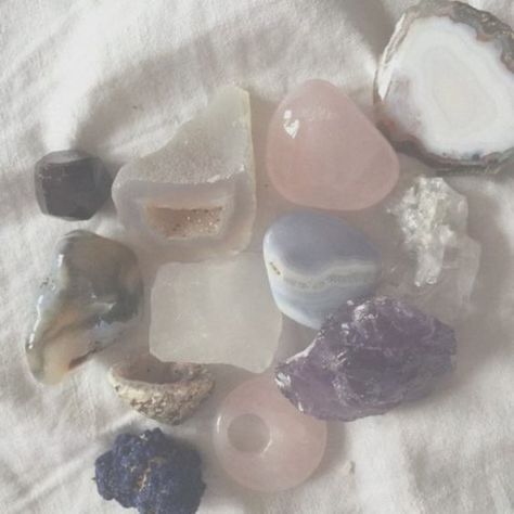 Crystal Vibes, Crystal Aesthetic, Pretty Rocks, Blue Sparkles, Crystal Candles, Crystal Gems, Aphrodite, Pretty Pictures, Rocks And Crystals