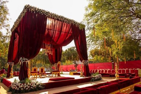 Elegant Wedding Stage, Wedding Decorating Ideas, Mandap Design, Wedding Decorating, Wedding Background Decoration, Wedding Entrance Decor, Lights Wedding Decor, Wedding Stage Design, Mandap Decor