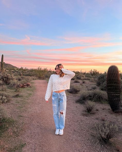 Arizona Sunsets 🫶 Arizona Instagram Pictures, Arizona Aesthetic Outfits, Arizona Senior Pictures, Arizona Photoshoot, Desert Photoshoot Ideas, Arizona Aesthetic, Arizona Trip, Desert Photoshoot, Arizona Sunset