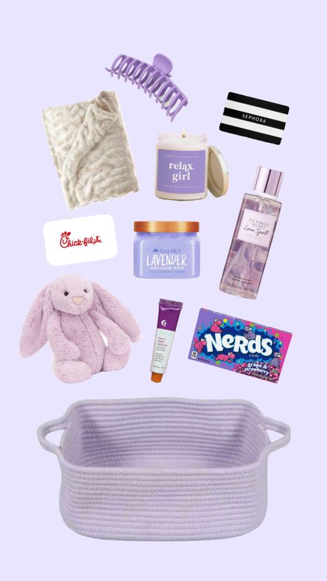 Basket Gift Ideas For Boyfriend, Purple Gift Basket, Basket Ideas For Girlfriend, Unique Diy Gift Ideas, Diy Gift Ideas, Special Someone, Spark Joy, Footwear Collection, Basket Ideas