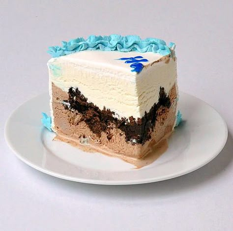 Copycat Carvel Ice Cream Cake Carvel Ice Cream Cake Recipe, Carvel Ice Cream Cake, Carvel Ice Cream, Best Cake Ever, Cream Cake Recipe, Ice Cream Cake Recipe, Ice Cream Cakes, Dairy Queen, Chocolate Wafers