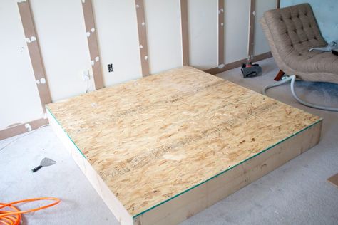 Master Bedroom Makeover: One Room Challenge Week 4 "How to Build a Simple Platform Bed" - Amidst the Chaos Simple Platform Bed, Diy Platform Bed, Bed Platform, Traditional Bed, Entertaining Decor, Simple Bed, One Room Challenge, Queen Bed Frame, Challenge Week