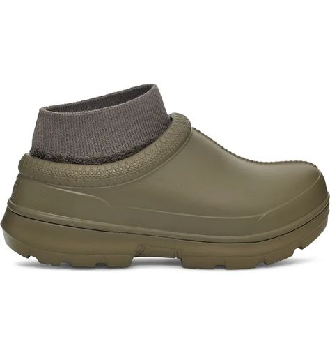 Everyone In My Clog Group Chat Owns These “Chonky” Rubber Uggs #refinery29 Cheap Non-slip Clogs, Outdoor Non-slip Slip-on Clogs, Cheap Waterproof Slip-on Clogs, Durable Slip-on Synthetic Clogs, Non-slip Synthetic Clogs, Ugg Clogs, Ugg Classic Mini Ii, Sleep Spray, Ol Fashion