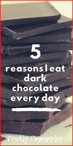 10 Reasons To Eat Dark Chocolate Every Day Dark Chocolate Benefits, Healthy Dark Chocolate, Chocolate Day, Healthy Lifestyle Habits, Before Going To Bed, Going To Bed, Go To Bed, Diy Health, Love Chocolate