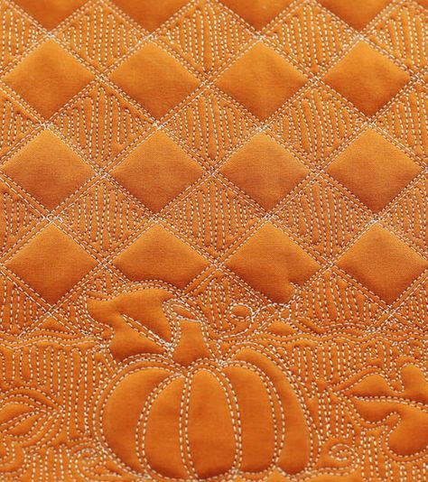 This quilting tutorial will show you how to do a Basket Weave Free Motion Quilting technique. These free motion quilt patterns are easy to learn and will surely add texture and flair to you next quilting creation. Free Motion Quilt Tutorial, Free Motion Quilting Designs, Quilt Stitches, Quilting Stitch Patterns, Quilting Stitches, Hand Quilting Patterns, Quilting Motifs, Quilting Tutorial, Free Motion Pattern