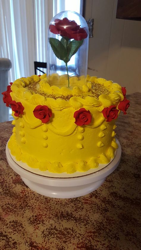 Beauty and the Beast cake! Belle inspired! #beautyandthebeast #belle Beauty And The Beast Cakes, Belle Cake Ideas, Beauty And The Beast Birthday Cake, Birthday Cake Princess, Belle Birthday Cake, Princess Belle Cake, Beauty And The Beast Cake Birthdays, Beauty And The Beast Cake, Oreo Torte