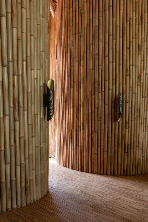 Ulaman Bali, Carved Stone Wall, Bali Interiors, Small Table And Chairs, Wooden Bathtub, Small Boutique Hotels, Small Bungalow, Bamboo House Design, Eco Resort