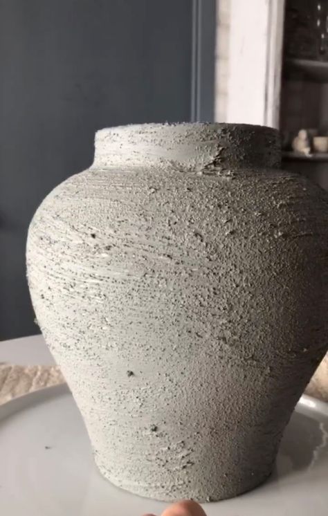 Spackle Diy Vase, Texture Spray Paint Vase, Diy Stone Look Vase, Repaint Ceramic Pot, Diy Stone Effect Vase, Textured Spray Paint Vase, Diy Stone Vase Baking Soda, Diy Aged Vase, Diy Plaster Vase