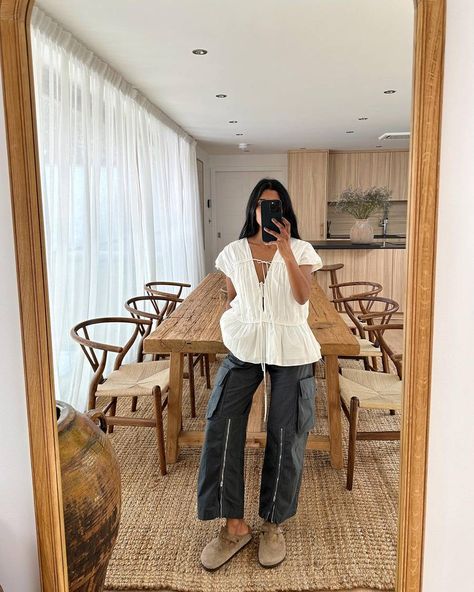 Cropped Pants Outfit, Gala Gonzalez, Birkenstock Outfit, Emmanuelle Alt, Leandra Medine, Casual Fall Outfits, Look Chic, Mode Outfits, Casual Fall