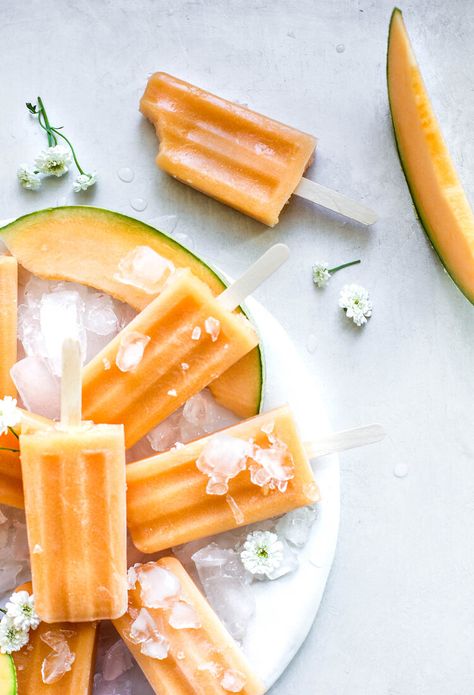 Vanilla Cantaloupe Popsicles Cantaloupe Popsicles, Make Your Own Popsicles, Ice Popsicles, Gourmet Popsicles, Cantaloupe Recipes, Melon Recipes, Smoothie Popsicles, Popsicle Party, Nice Cream Recipe