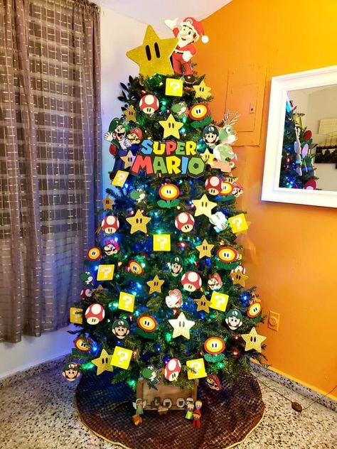 Diy Super Mario Christmas Ornaments, Mario Bros Christmas Tree, Casita Decor, Mario Christmas, Mario Crafts, Mario Room, Nerdy Christmas, Disney Christmas Tree, Christmas Video