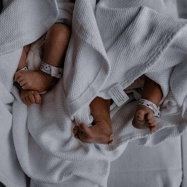 Hospital Pictures, Twin Pregnancy, Foto Baby, Future Mom, Mommy Life, Cute Family, Twin Babies