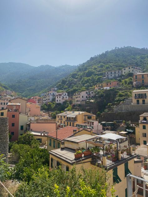 Colorful mountain houses, small towns in italy, authentic italy views, nature in italy, Italian balconies. Small Italian Town Aesthetic, Small Town Italy Aesthetic, Rural Italy, Italian Balcony, Italian Mountains, Towns In Italy, Ancona Italy, Views Nature, Italian Town